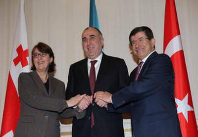 Главы МИД Азербайджана, Грузии и Турции приняли совместную декларацию