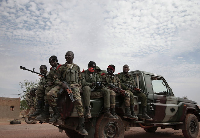 Армия Мали в ходе боев за город Кидаль потеряла убитыми 20 военных