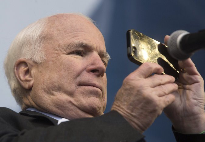 США готовы инвестировать в СМИ Молдавии, заявил сенатор Маккейн