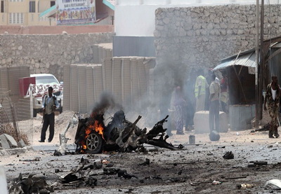 Автомобиль взорвался возле госпиталя в Ираке, погибли 14 человек