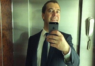 Медведев опубликовал в Instagram первое селфи