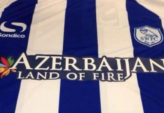 Английский клуб «Шеффилд Уэнсдей» представил форму с рекламой Азербайджана