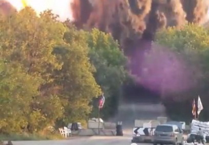 Подорван мост, соединяющий Горловку и Дзержинск - ВИДЕО