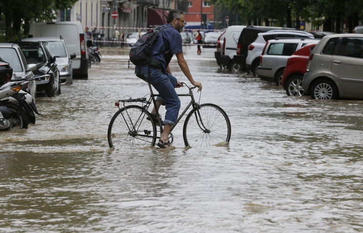 В результате наводнения на северо-востоке Италии погибли четыре человека, 20 пострадали