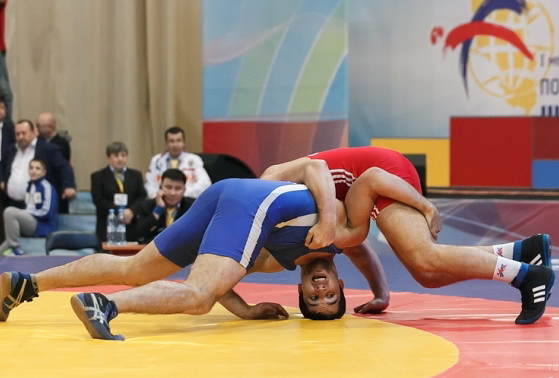Азербайджанский борец стал победителем турнира в России