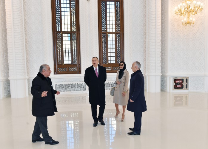 Президент Ильхам Алиев посетил место строительства мечети Гейдара - ФОТО