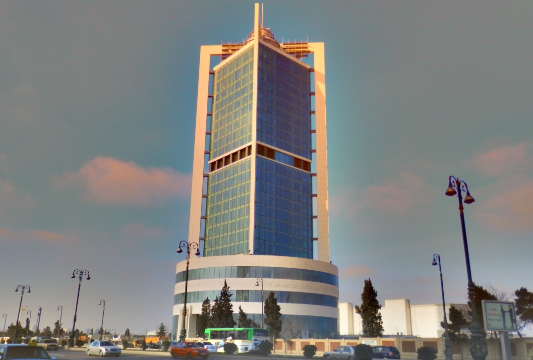 Госнефтефонд Азербайджана в январе продал на валютных аукционах $644,9 млн