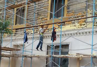 В Баку начали демонтаж опасного облицовочного материала со зданий - ФОТО - ВИДЕО