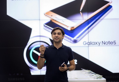 Телеведущий Турал Асадов: «Возможности телефона Samsung Note 5 повергли меня в шок!» - ФОТО