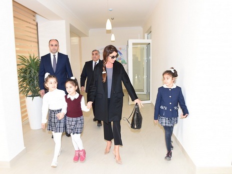 Mehriban Əliyeva Buzovnada körpələr evi-uşaq bağçasının açılışında iştirak edib – FOTO