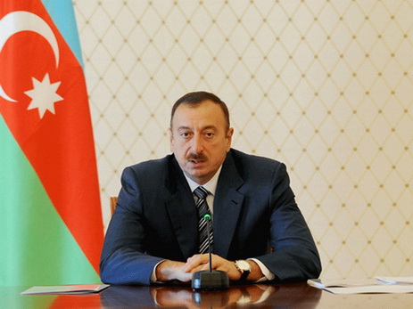 Президент Азербайджана создал Госкомиссию для расследования пожара на нефтяной платформе