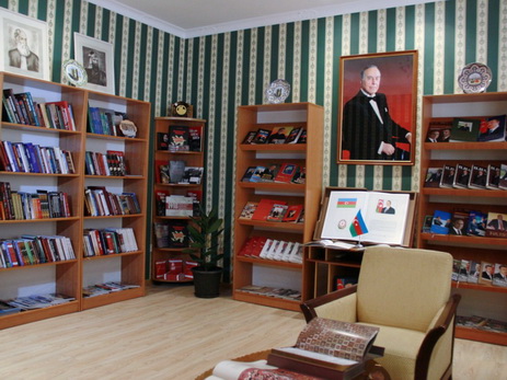 Azərbaycanın Aktaudakı Baş konsulluğunun nəzdində kitabxana yaradılıb - FOTO