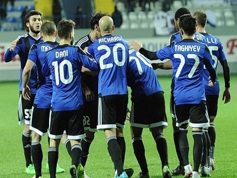 “Qarabağ” 4 futbolçusu ilə yeni müqavilə imzaladı