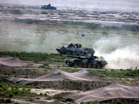 Azərbaycan Silahlı Qüvvələrinin operativ-taktiki təlimləri davam edir - FOTO