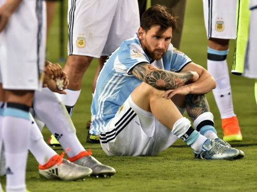 Messi: Argentina yığmasındakı karyeram bitdi