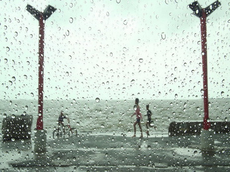 К югу Японии приближается мощный тайфун "Непартак"