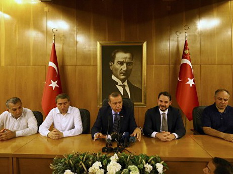 Эрдоган: введение смертной казни для мятежников откладывать нельзя