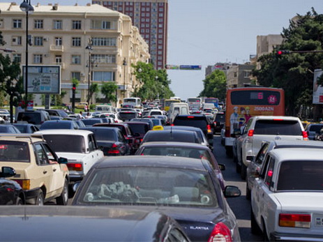 Бакинское транспортное агентство предлагает революционное решение для ликвидации пробок в столице