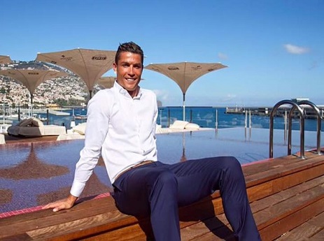 Ronaldo ilk otelini açdı - FOTO