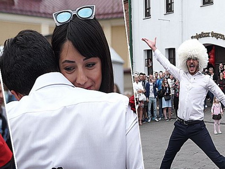 Азербайджанец устроил в центре Минска шоу, делая предложение руки и сердца – ФОТО - ВИДЕО