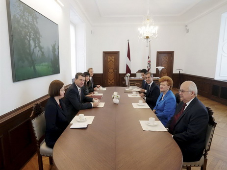 Президент Латвии встретился с членами правления Международного центра Низами Гянджеви - ФОТО