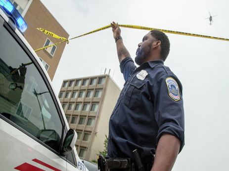 Полиция в Лос-Анджелесе застрелила человека после автомобильной погони