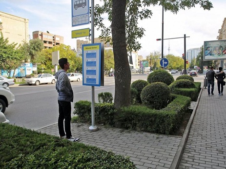 Avtobus dayanacaqlarında xüsusi məlumat lövhələri quraşdırılıb - FOTO