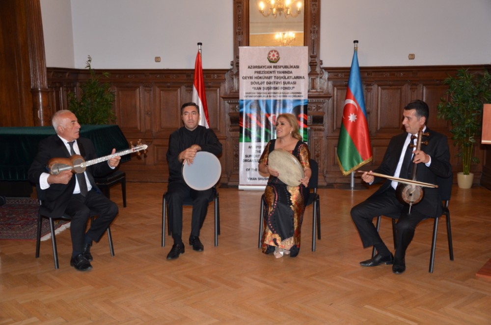 Macarıstanda Azərbaycan xalq mahnılarından ibarət konsert olub – FOTO