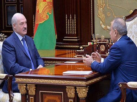 Lukaşenko: Referendum imtahanından yaxşı keçdiyinə görə Azərbaycan hakimiyyətini təbrik etmək istəyirəm