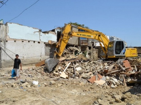 В Баку началось переселение жильцов из 8-ми аварийных зданий