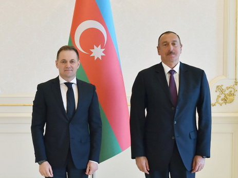 Президент Ильхам Алиев принял верительные грамоты новоназначенного посла Албании в Азербайджане - ФОТО