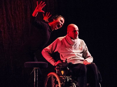Люди с инвалидностью в Баку создали свой театр и представили дебютную премьеру – ФОТО