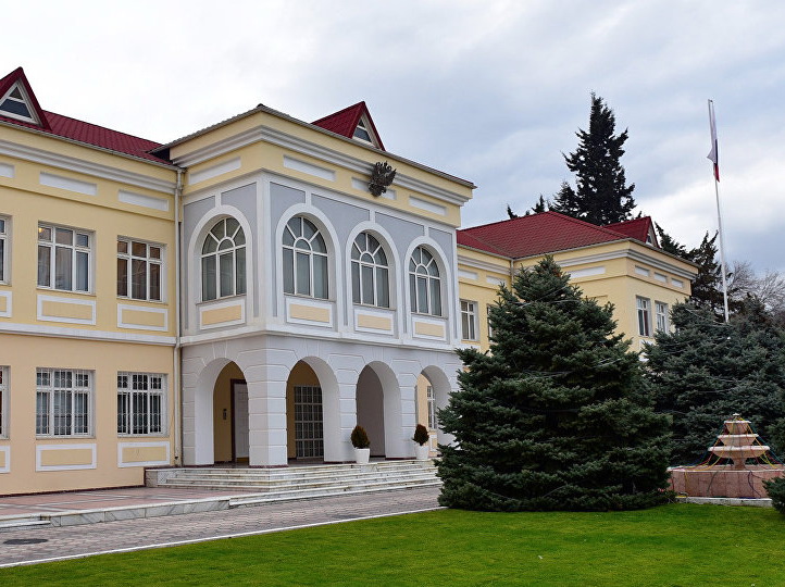 В посольстве России в Баку открыта книга соболезнований в связи с гибелью Андрея Карлова