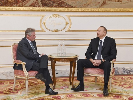 İlham Əliyev “Thales International” şirkətinin baş vitse-prezidenti ilə görüşüb – FOTO