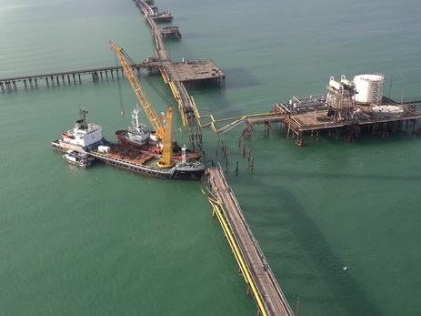 Обнаруженное в море тело мужчины принадлежит одному из пропавших без вести нефтяников