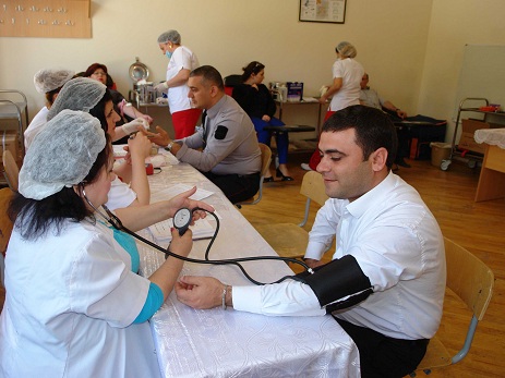 Təhsil Nazirliyinin əməkdaşları və müəllimlər qanvermə aksiyasında – FOTO