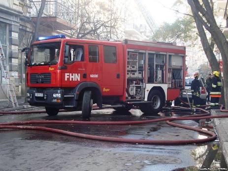 Bakıda 2 otaqlı ev yanıb