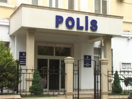 Polis oğurluq edən 4 yeniyetməni saxlayıb