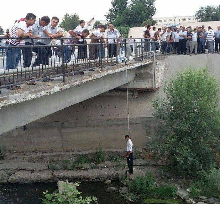 Повесился на братеевском мосту